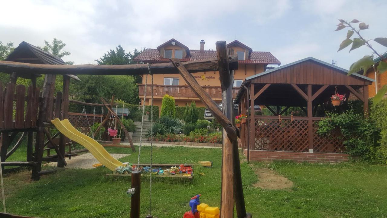 Apartman Zlata Rybka Podhájska Extérieur photo