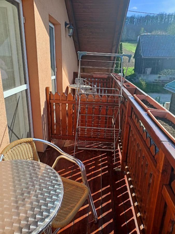 Apartman Zlata Rybka Podhájska Extérieur photo
